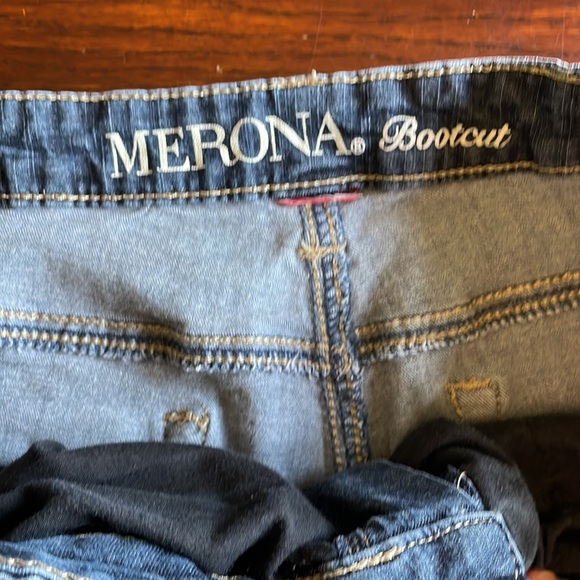 Women’s Jeans - Picture 3 of 6